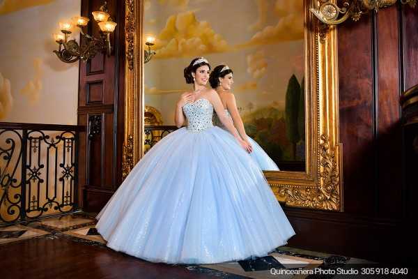 Quinceañera in The Cruz Building with blue dress, Photo by Quinceanera photo studio (304) 918-4040